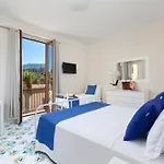 Casa Sorrento, Immerso Nel Verde A Pochi Passi Dal Centro