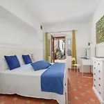 Casa Sorrento, Immerso Nel Verde A Pochi Passi Dal Centro
