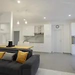 Maison Mira