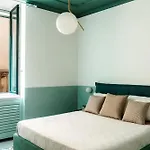 Flat 13