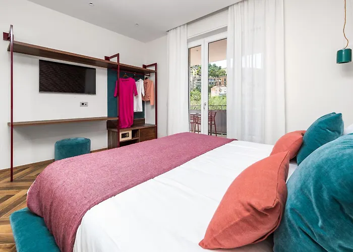 Futura Funky House - De Vivo Realty Sorrento
