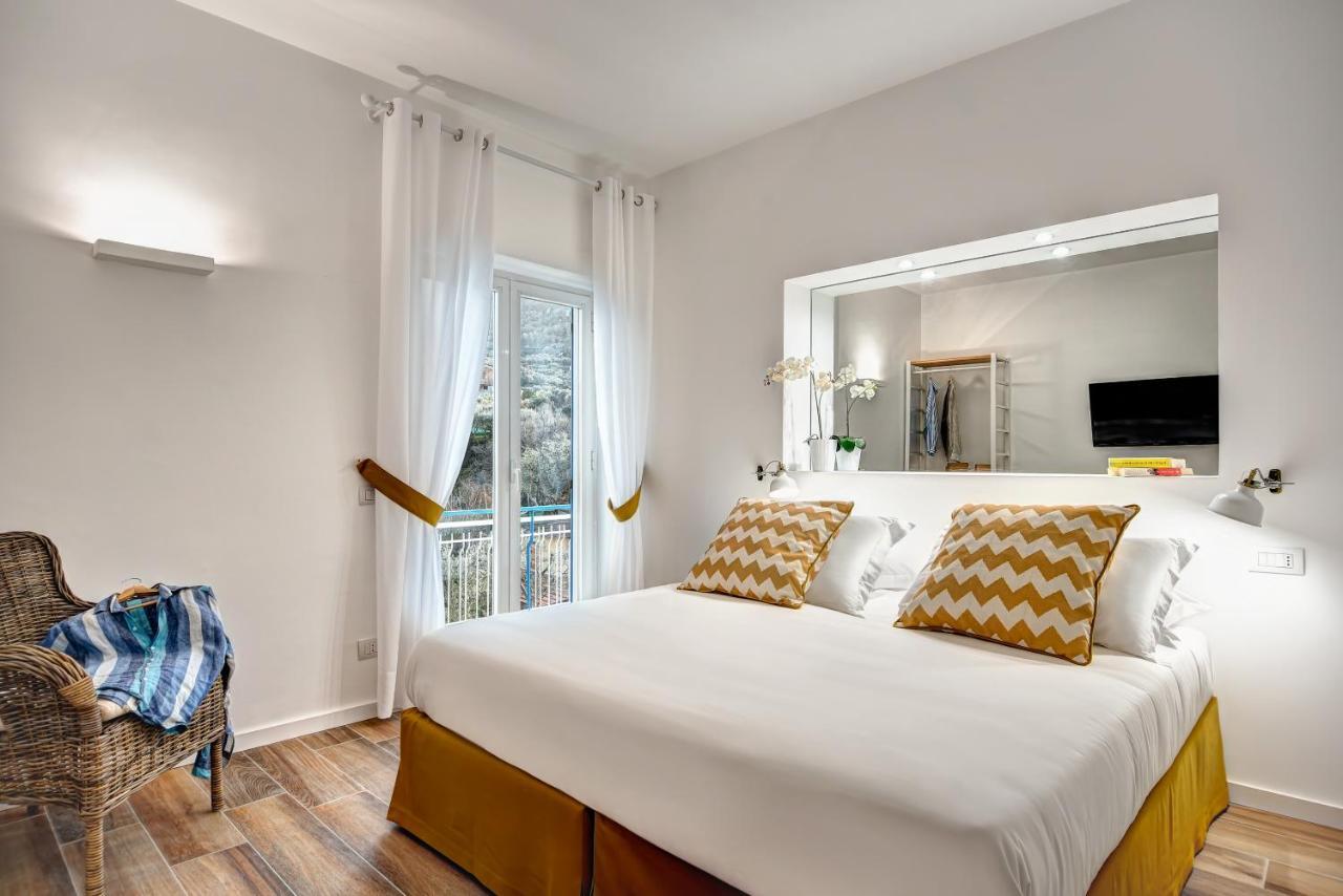 Golden Apartment
