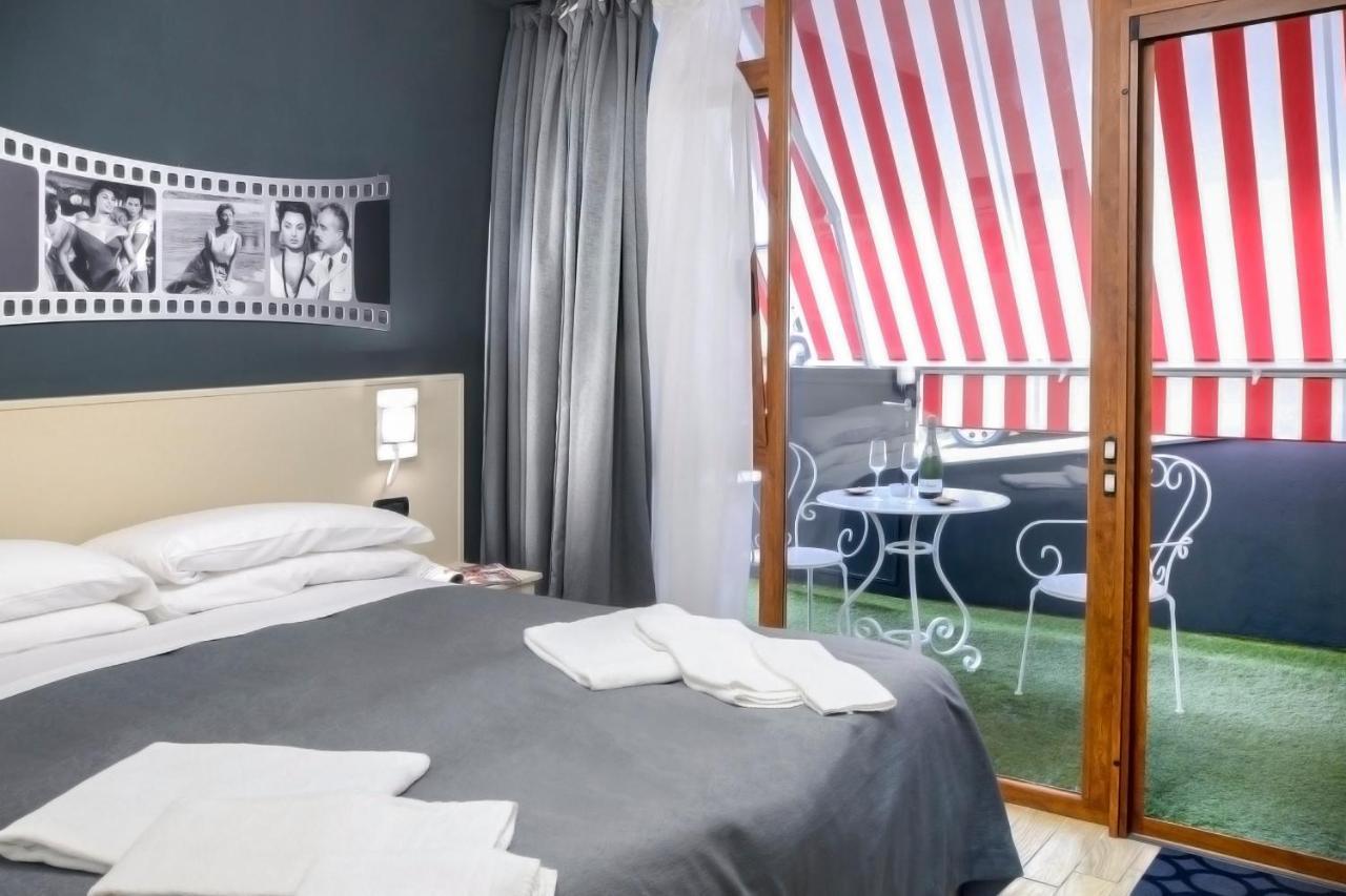 Queen Bed & Breakfast