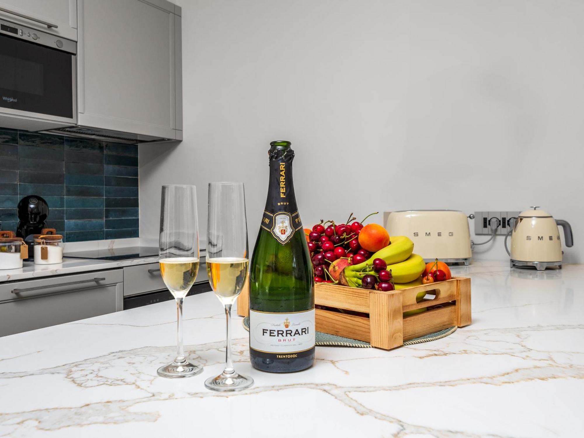 Futura Funky House - De Vivo Realty Apartamento Sorrento