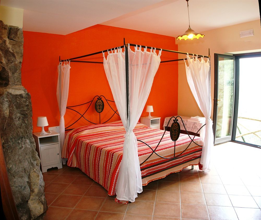 Casarufolo Paradise 2*