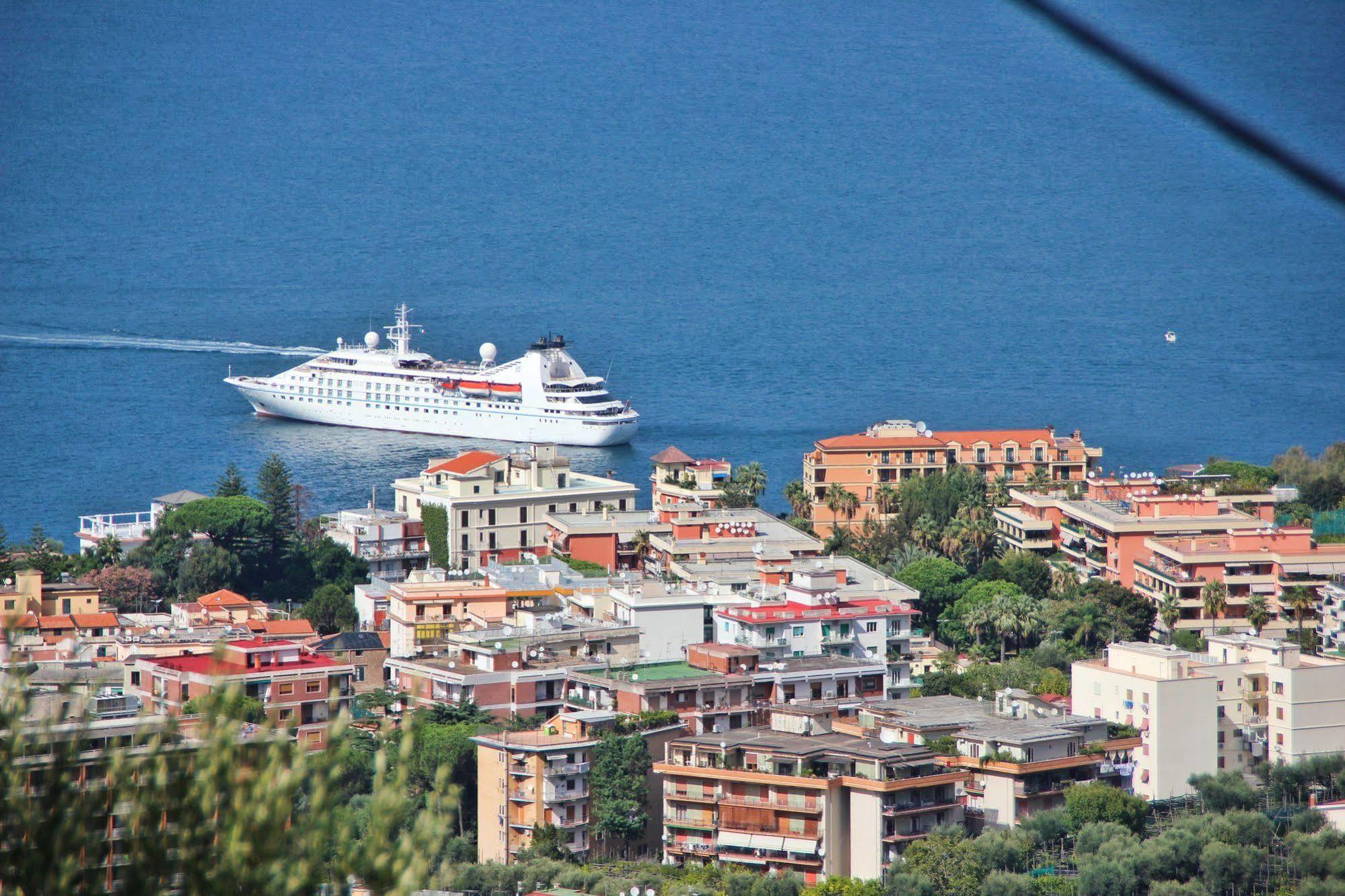 Casarufolo Paradise 2*