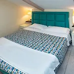 Blu Rooms