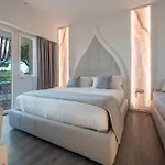 Diamond Suite