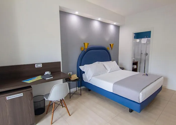 Mako Sorrento Suites