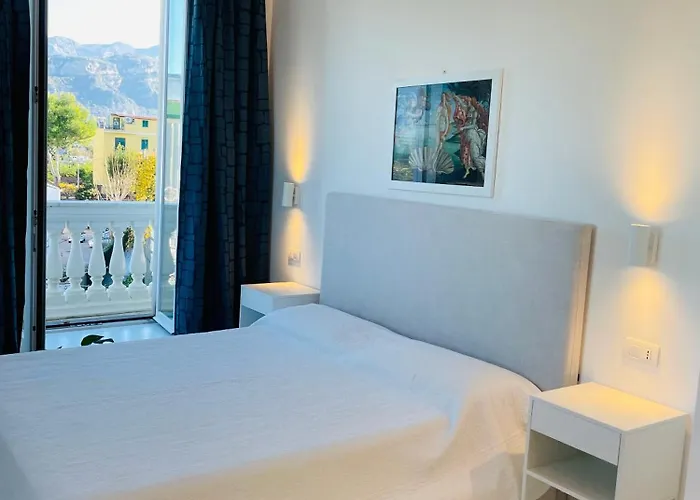 Casa Torre A Sorrento Con Parcheggio Gratuito