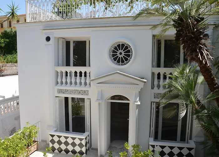 Muta House