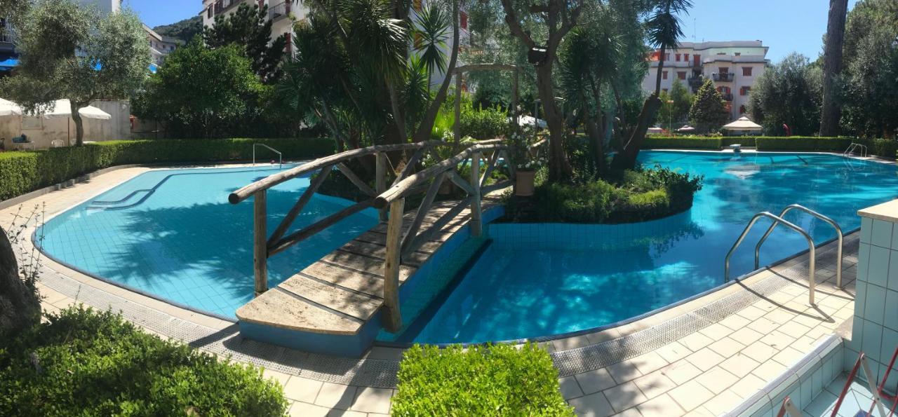 Short-lets D33, Part Of The House Is Available For Short-term In Center Apartment *