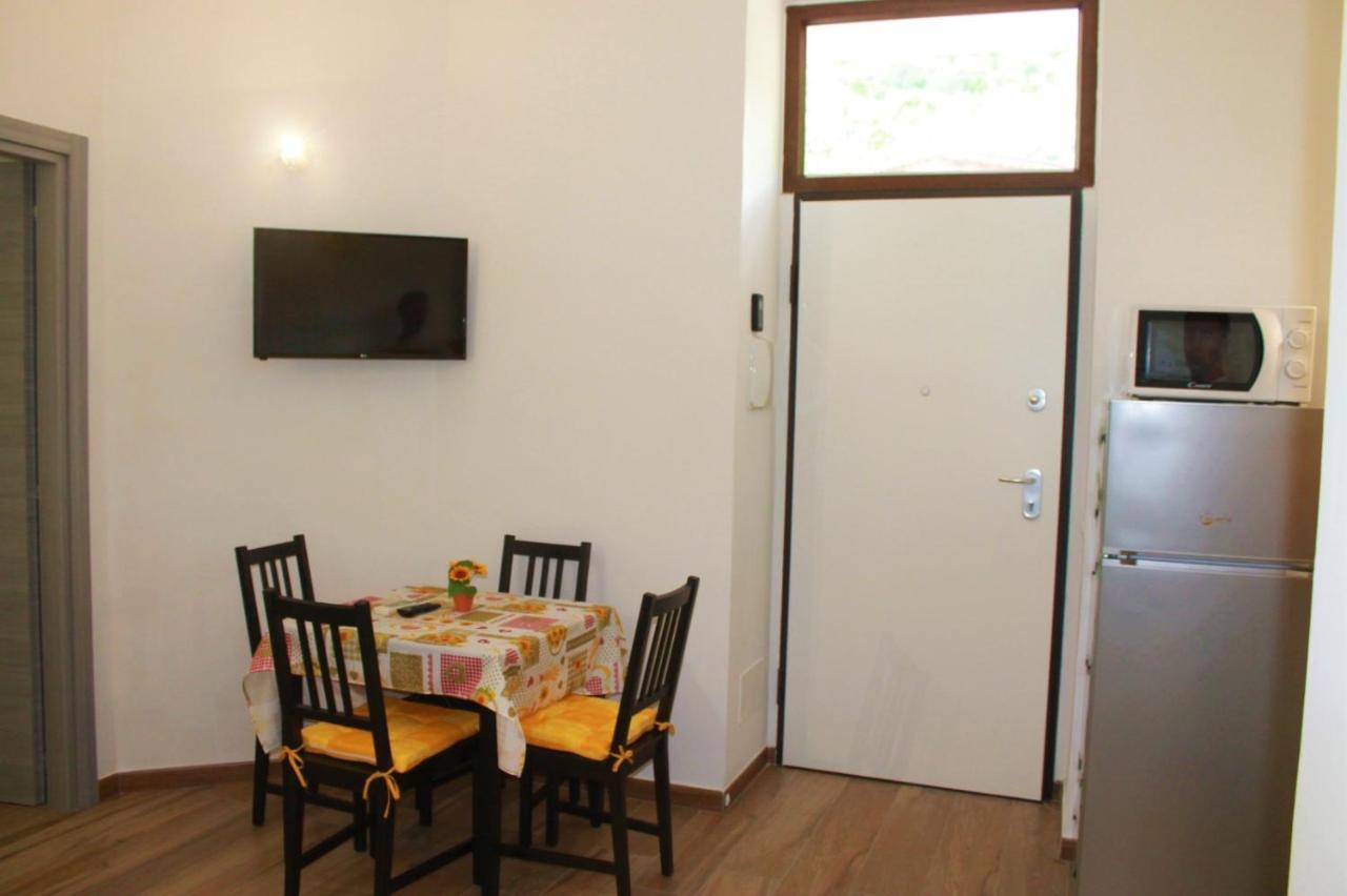 Pacific Hill Apartment *