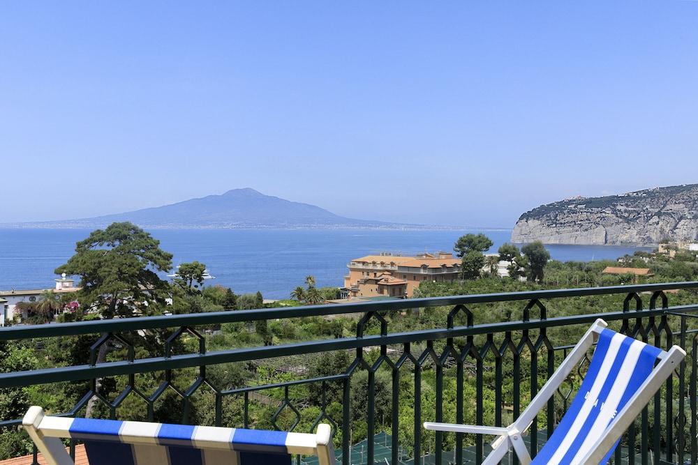 Hotel Grand De La 4*