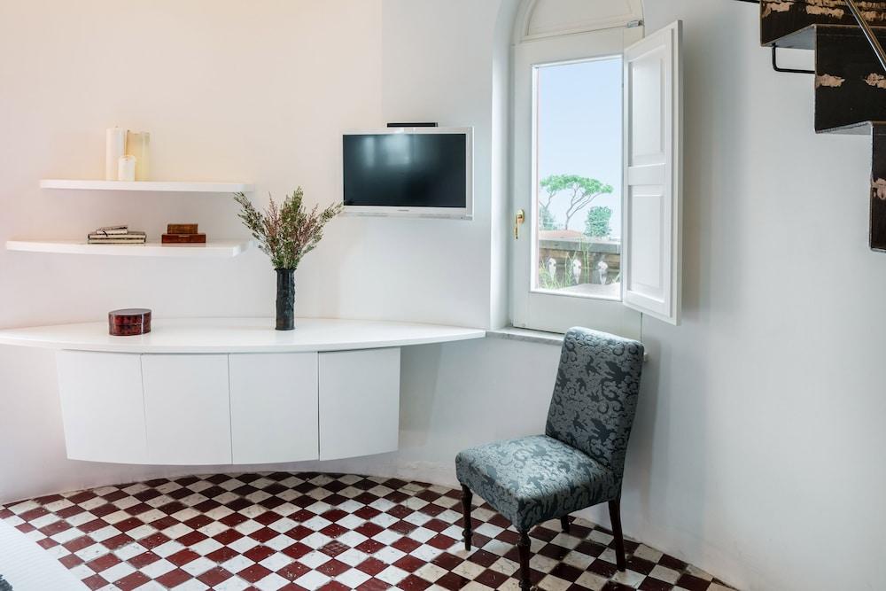 Marina Piccola 73 Hotel 4*