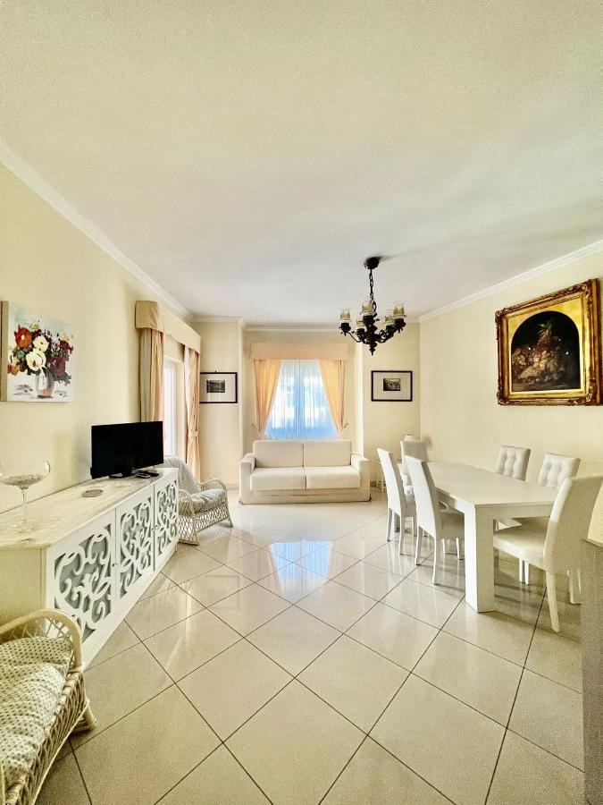 Apartment Short-lets D33, Part Of The House Is Available For Short-term In Center Sorrento