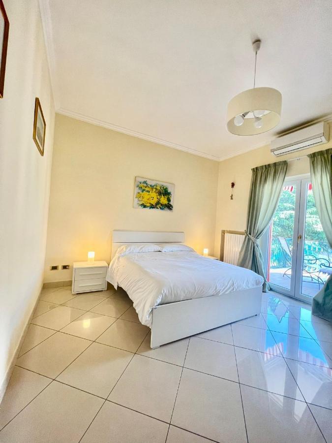 Short-lets D33, Part Of The House Is Available For Short-term In Center Apartment *