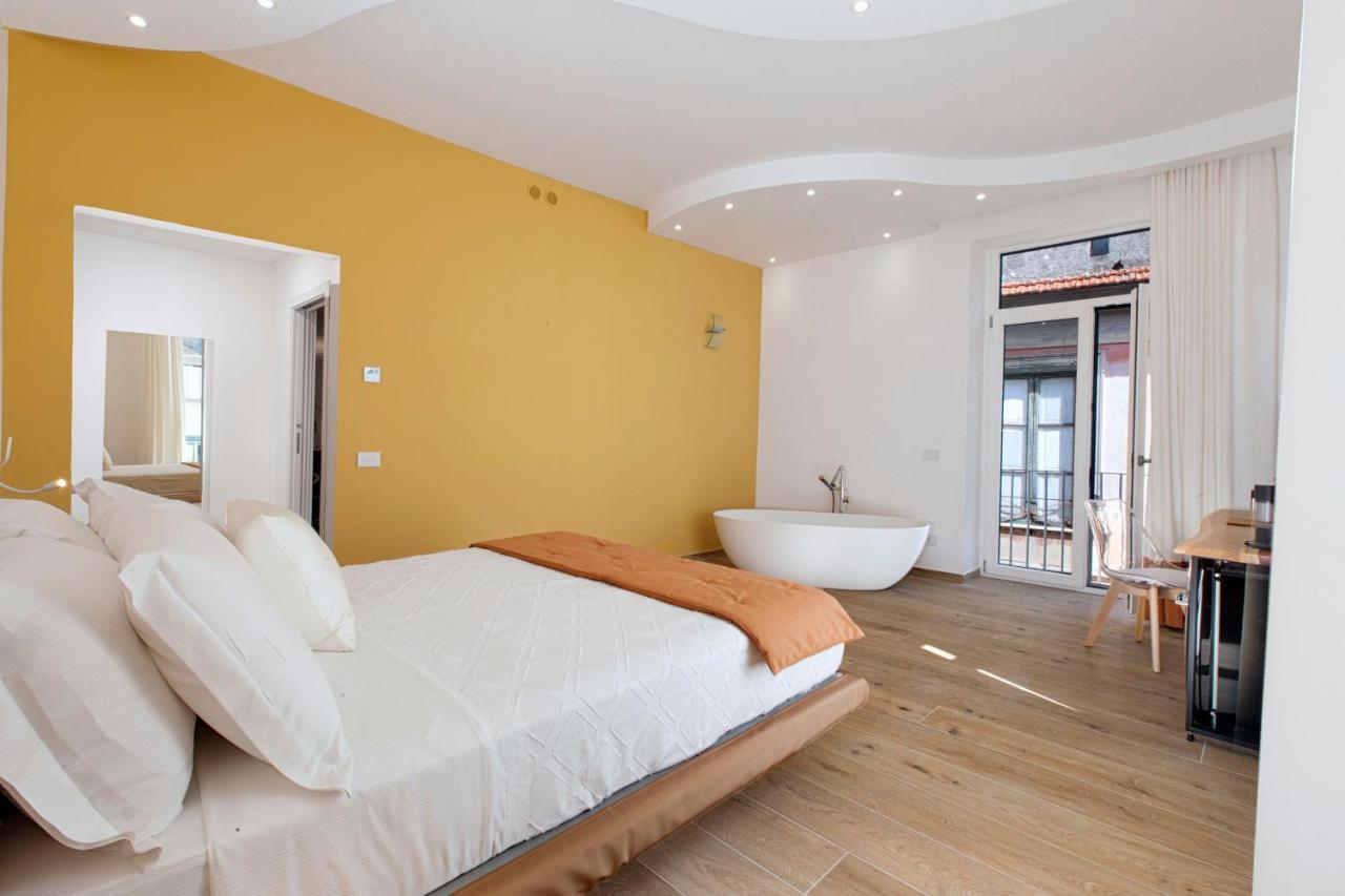 Yourhome - Lidia & *