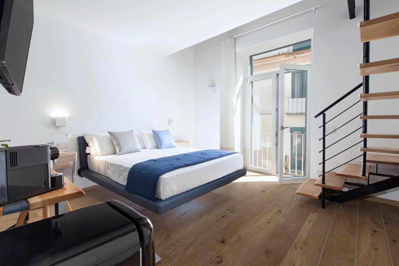 Yourhome - Lidia &