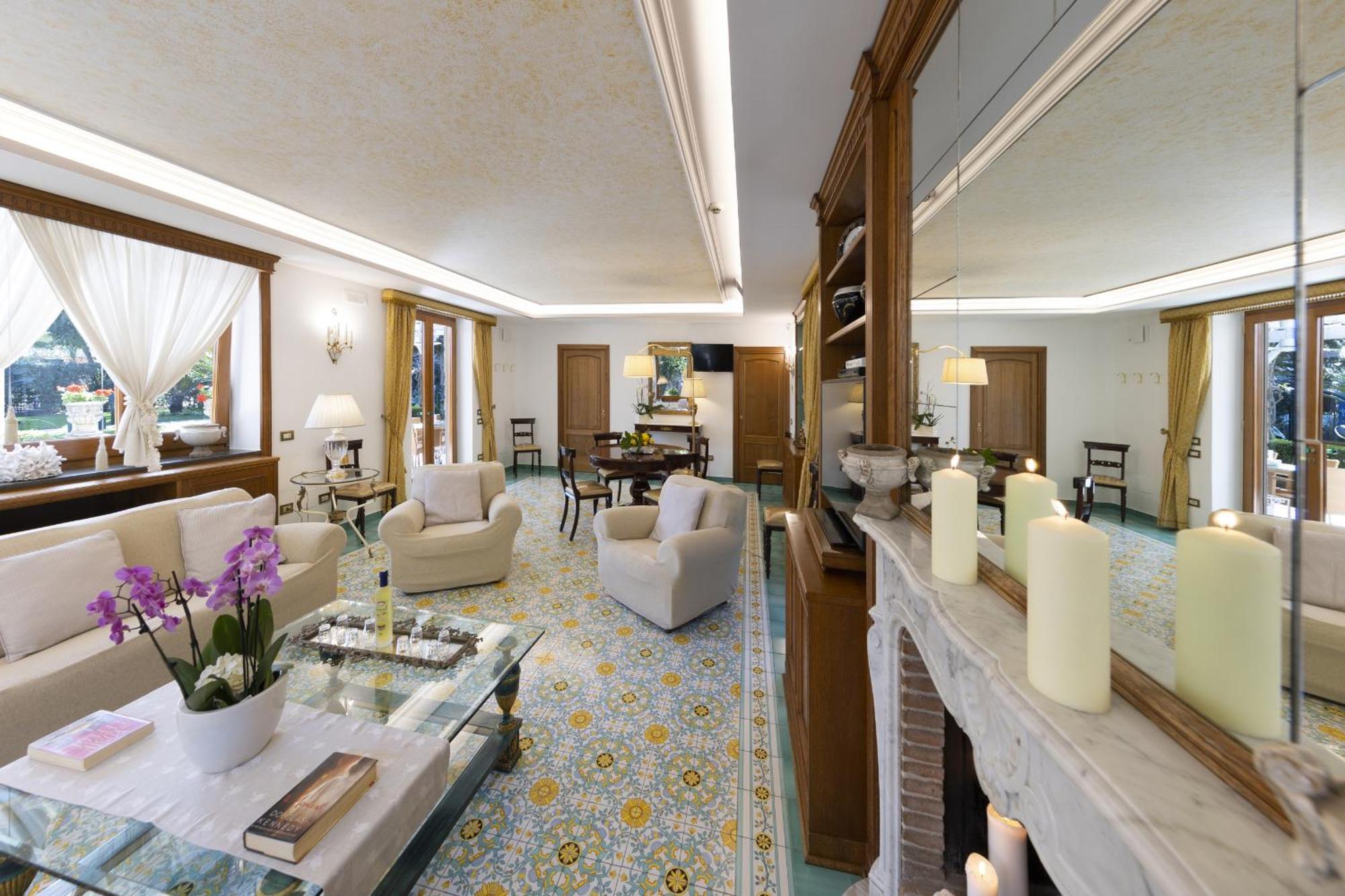 Villa Sorrentovibes - In Center With Gardens And Outdoor Space