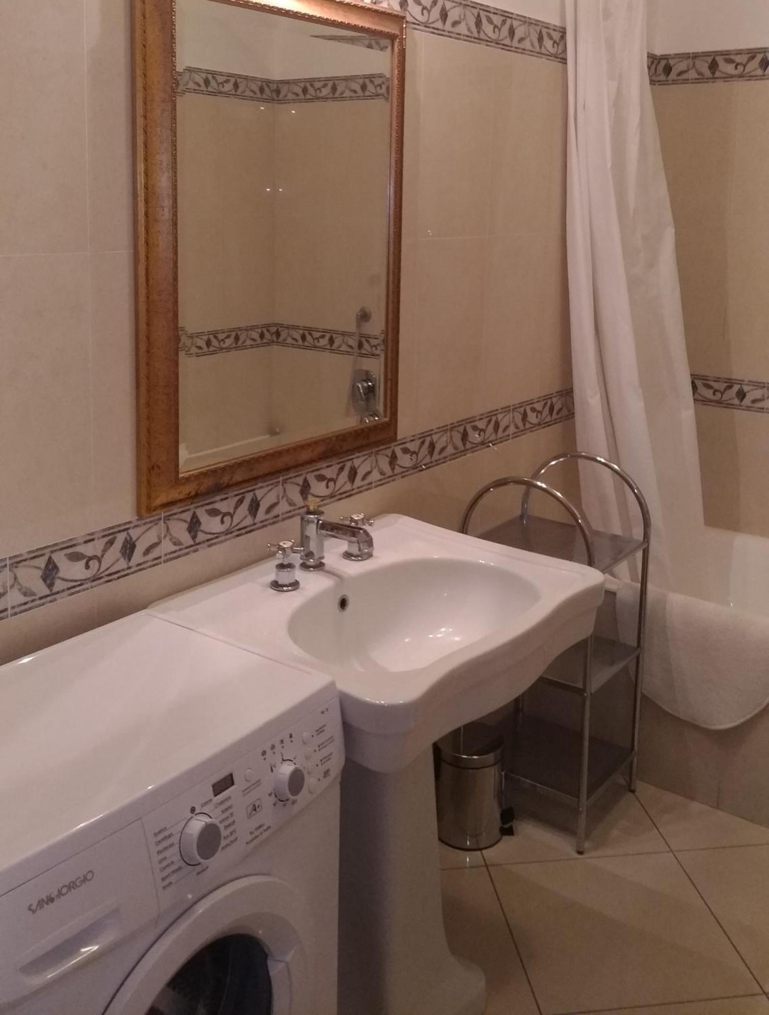 Apartment Short-lets D33, Part Of The House Is Available For Short-term In Center