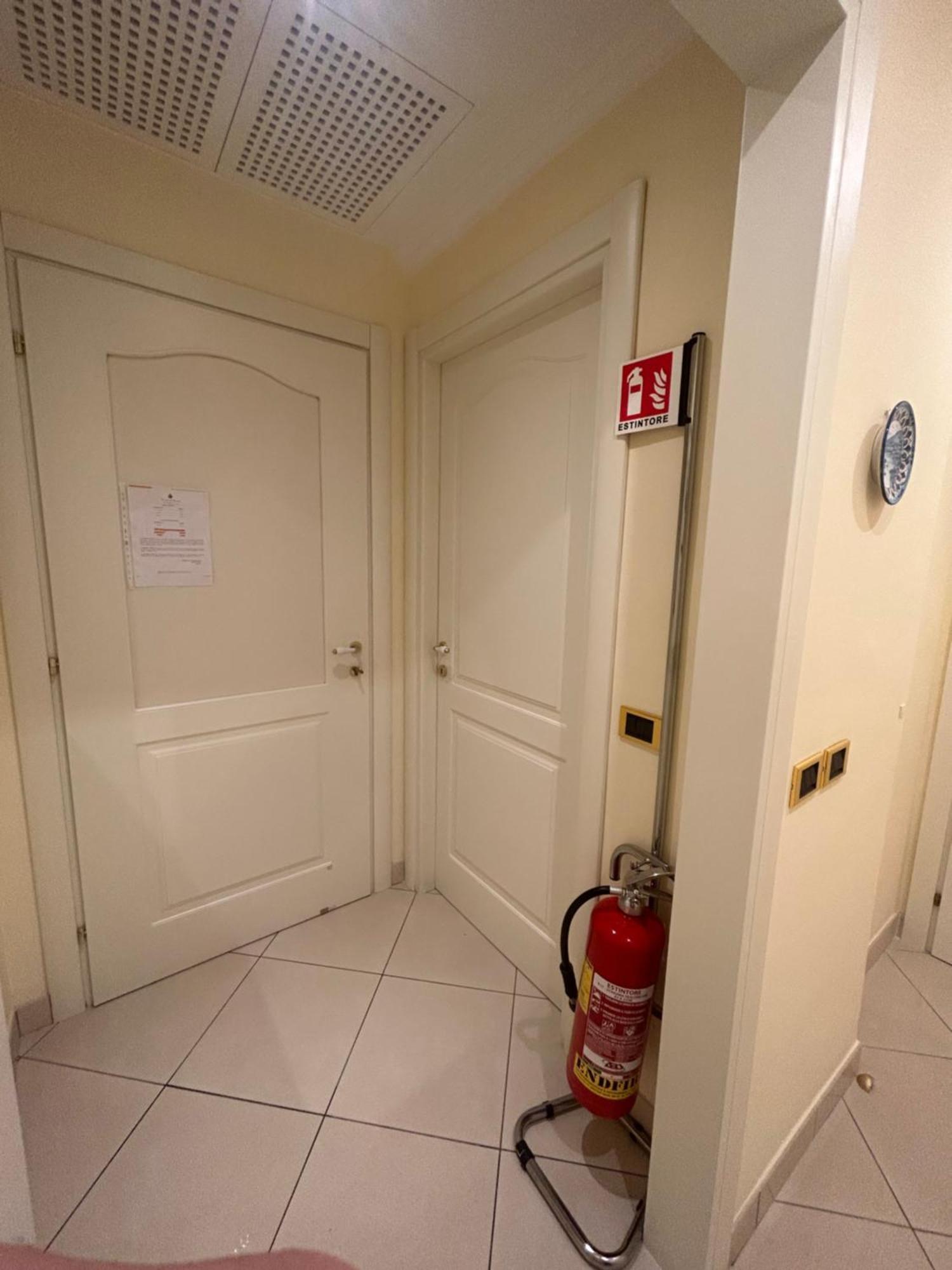 Short-lets D33, Part Of The House Is Available For Short-term In Center