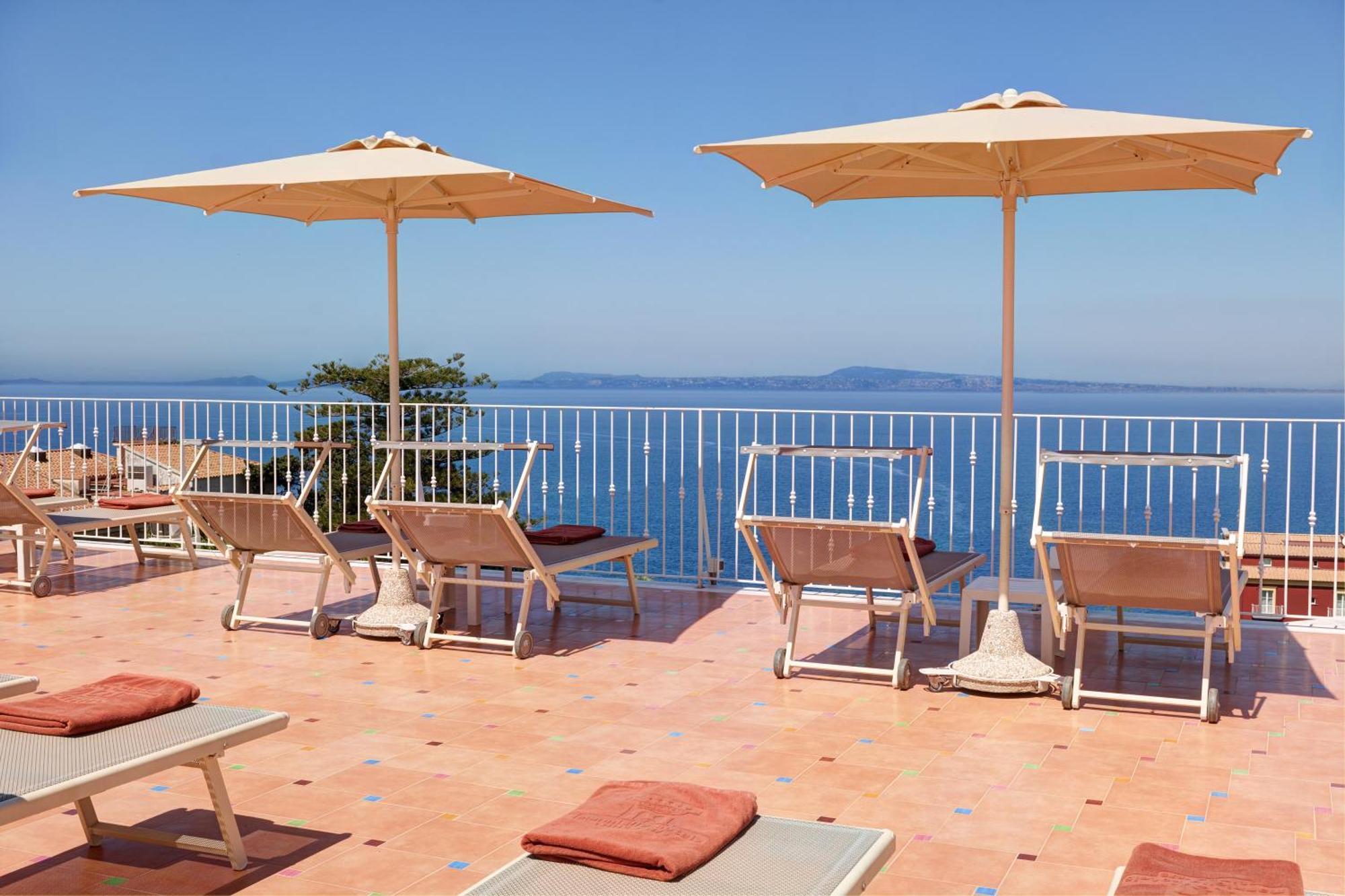 Hotel Grand De La 4*
