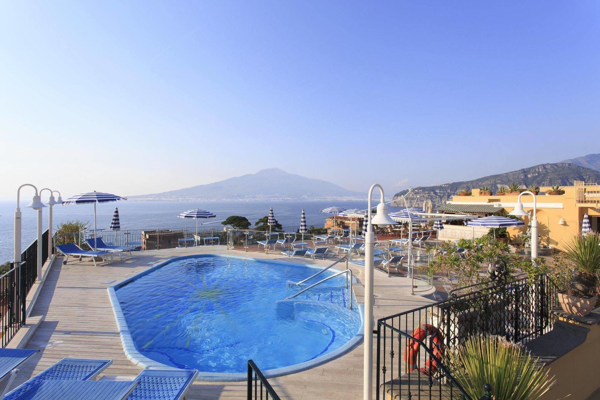 Hotel Grand De La Sorrento