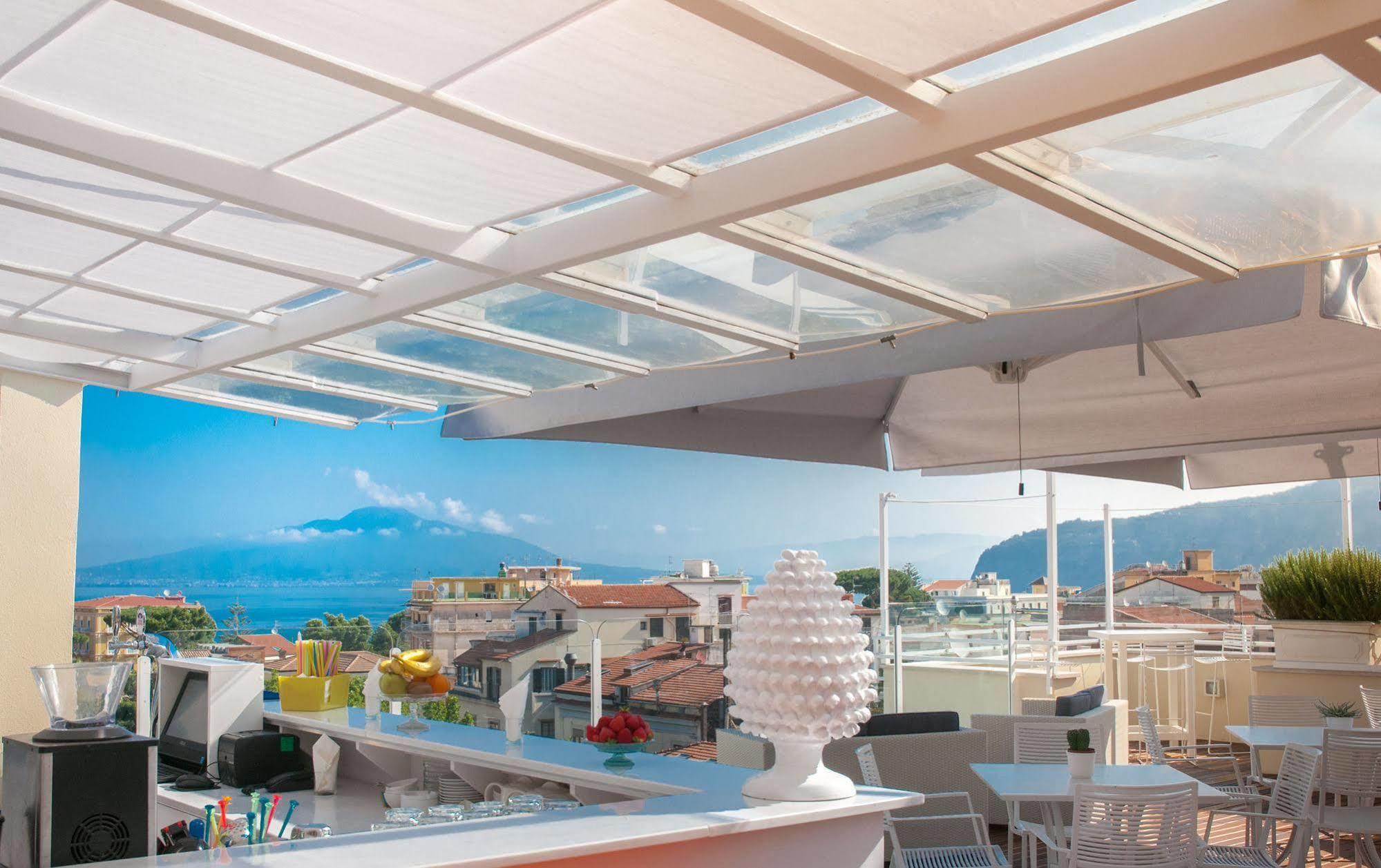 Plaza Hotel 4*
