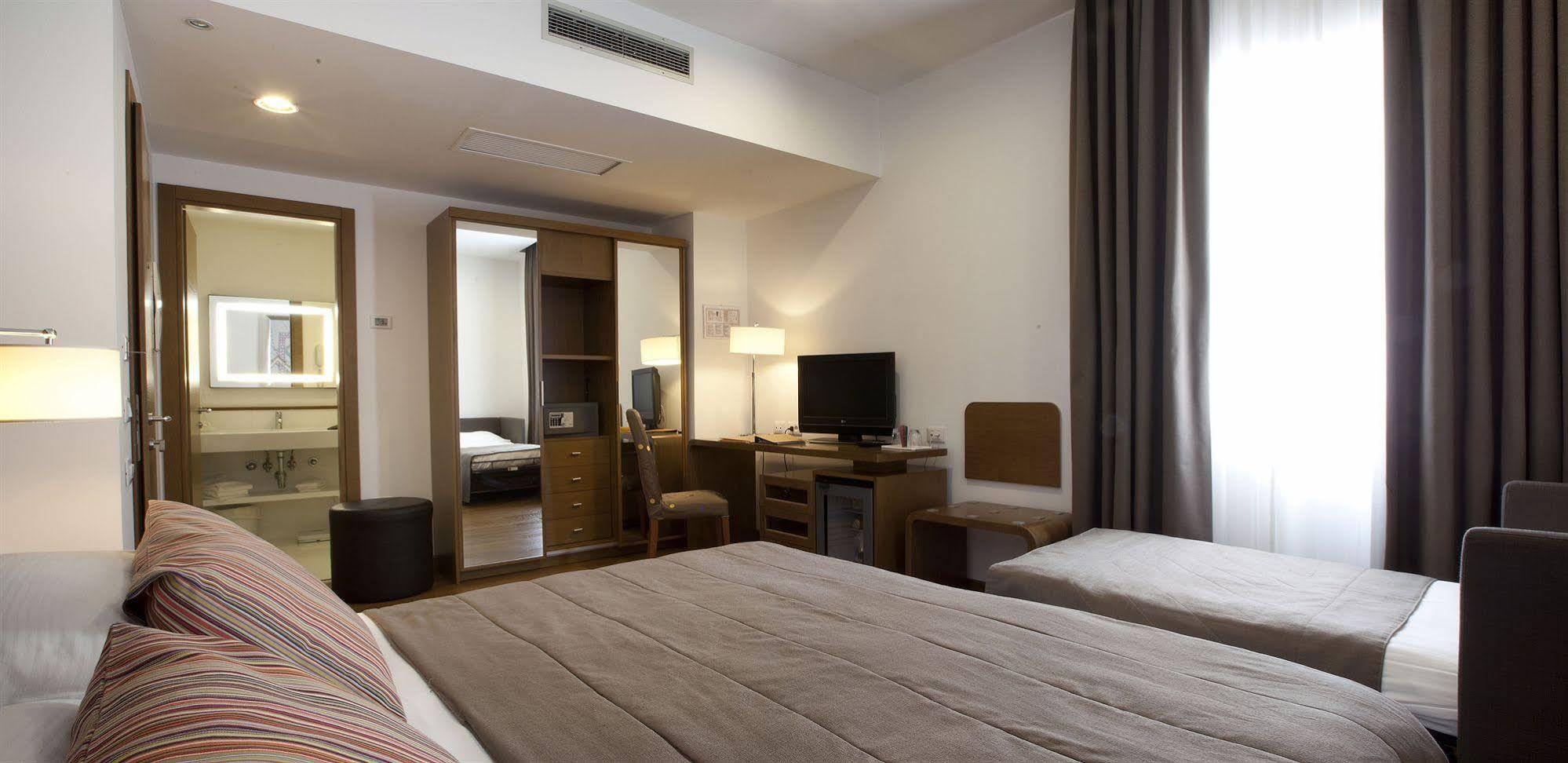 Hotel Plaza 4*