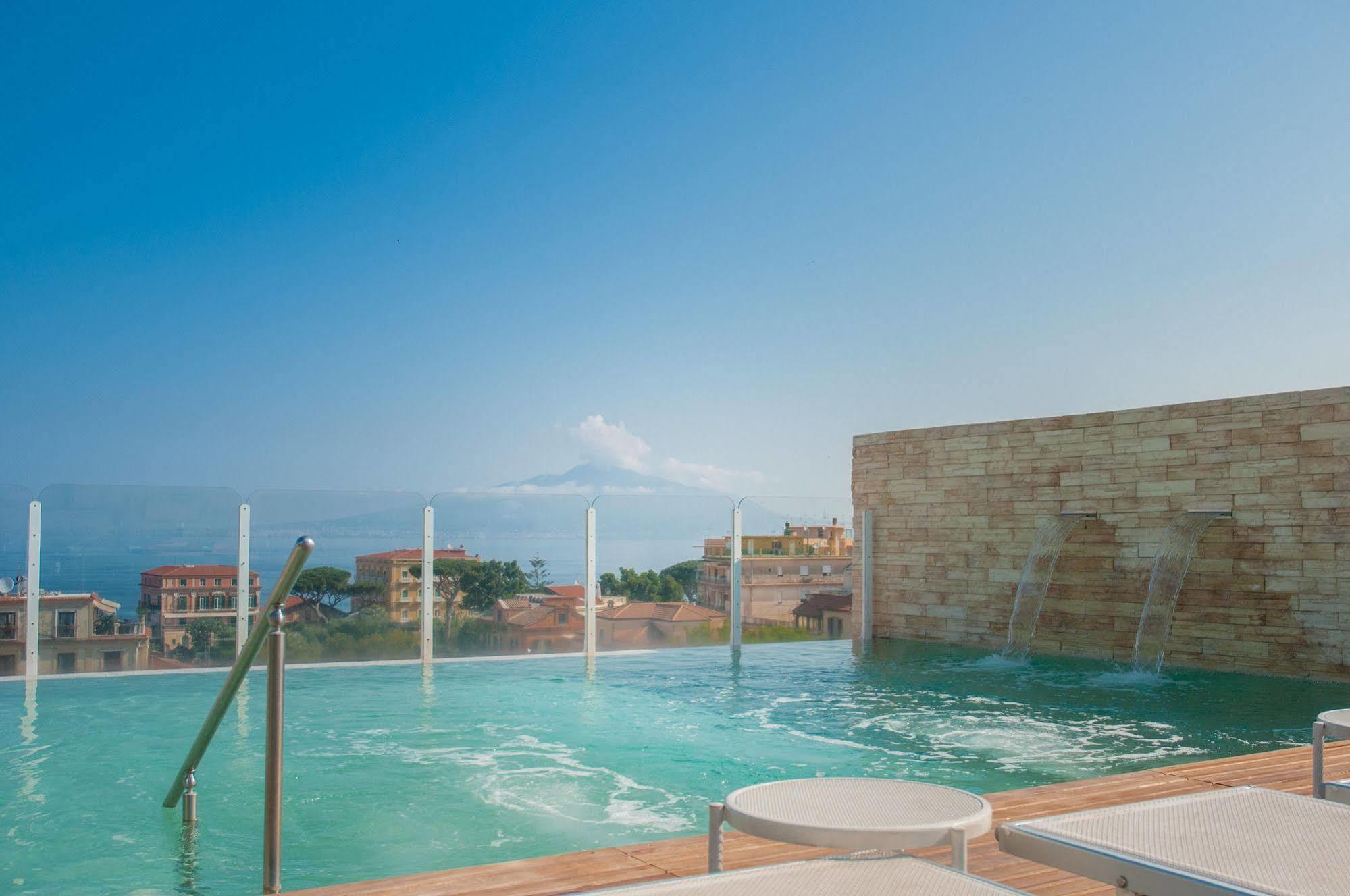 Hotel Plaza 4*