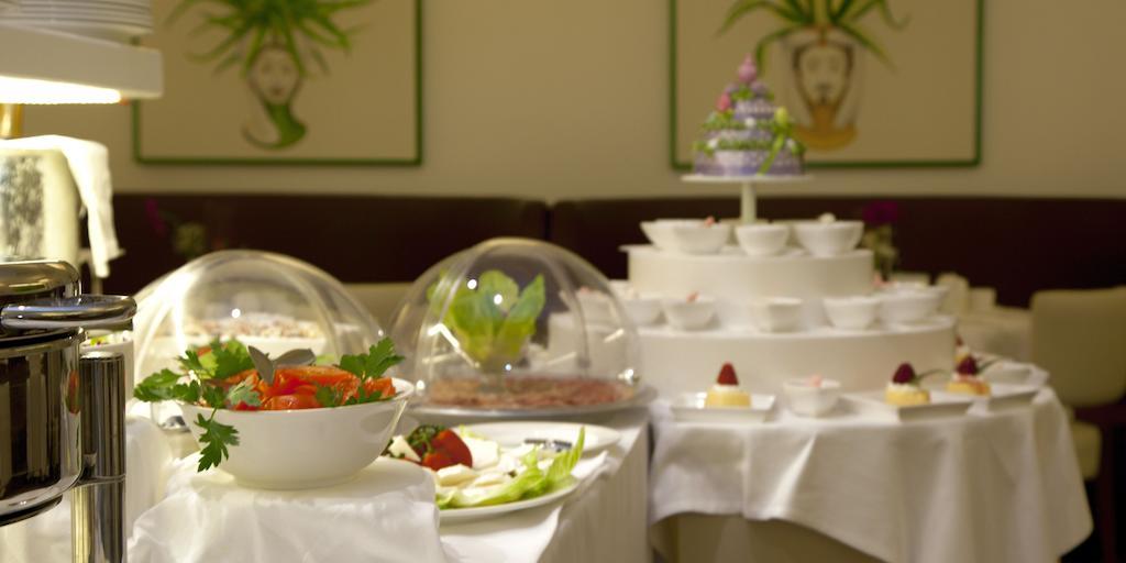 Plaza Hotel 4*
