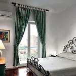 Sound Of The Sun Apartment