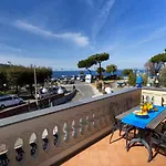 Amore Rentals - Appartamento La Terrazza Sul Porto 1
