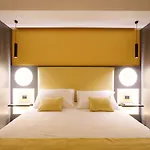 Akyra Suites