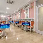 Hotel Prestige