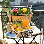 Sara Luxury Apartment 1