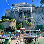 Villa La Terrazza Suites