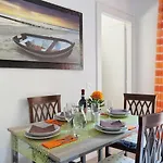 B&B-Apartment-Sleeps3-Parking-Balcony-Petfriendly