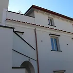 Villa Emanuel White