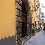 Cosy House Under The Arches In Sorrento Old Town