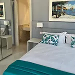 Villa Emanuel White