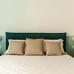 Flat 13