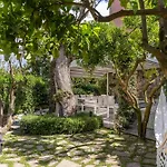 Le Sirene Boutique Apartment