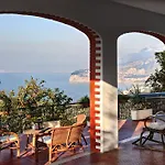 Peter\'S House By Gocce