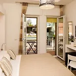 Sorrento Comfort Rooms Con Piscina