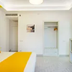 Corte\'S Room