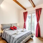 Chez Carme\'