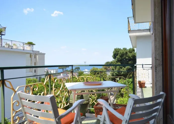 Bright 3 Bedrooms Apartment With Seaview Balcony