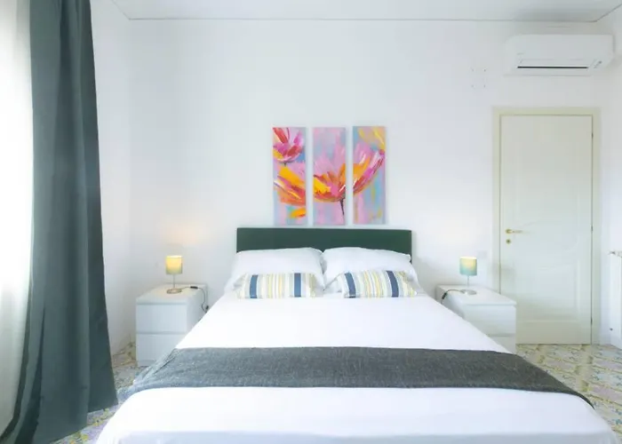 Cozy Sorrento Apartment